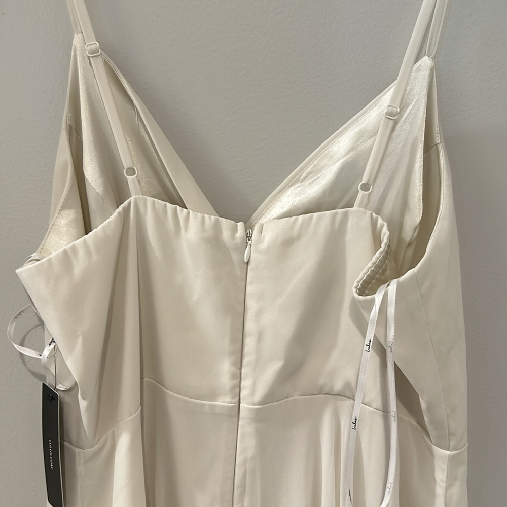 NWT Lulus soft white gown xl - Picture 4 of 15